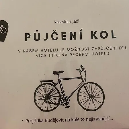 U Tri Hrusek &