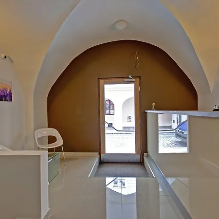 U Tri Hrusek & Apartmanhotel 4*