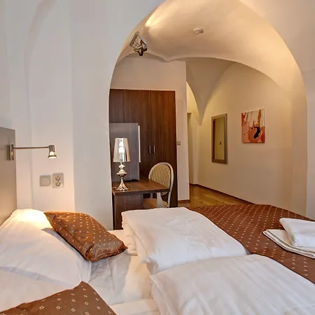 U Tri Hrusek & Apart Otel