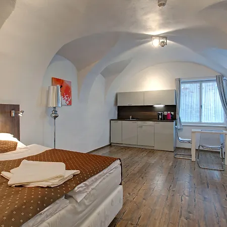 Apartmanhotel U Tri Hrusek &