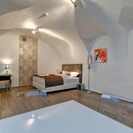 U Tri Hrusek & Apartmanhotel České Budějovice