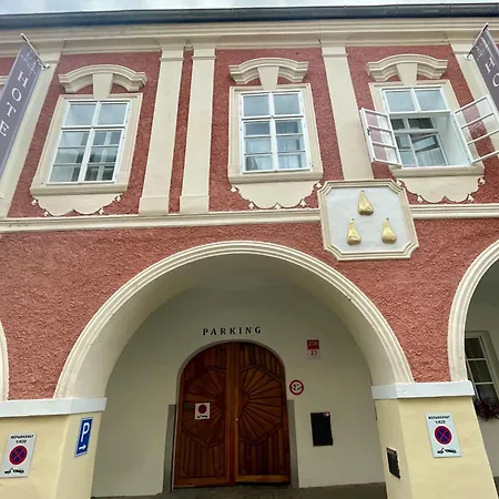 U Tri Hrusek & Apartmanhotel 4*