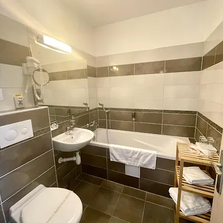 U Tri Hrusek & Ceske Budejovice