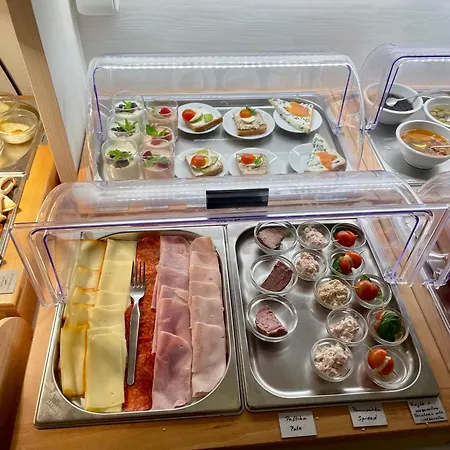 U Tri Hrusek & 4* 체스케부데요비체