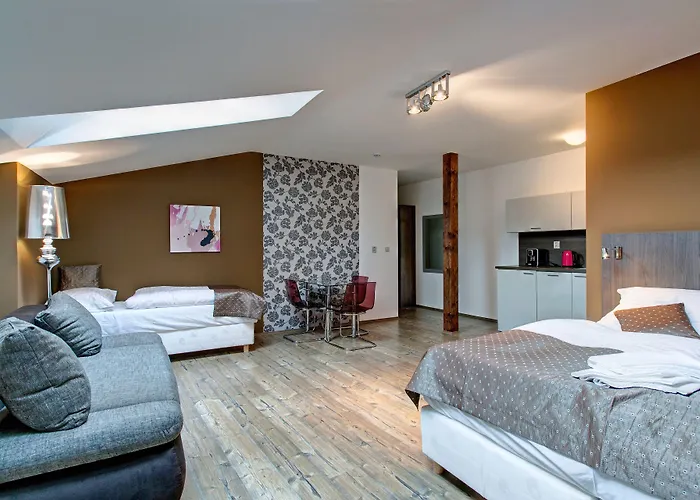U Tri Hrusek & Aparthotel Ceske Budejovice